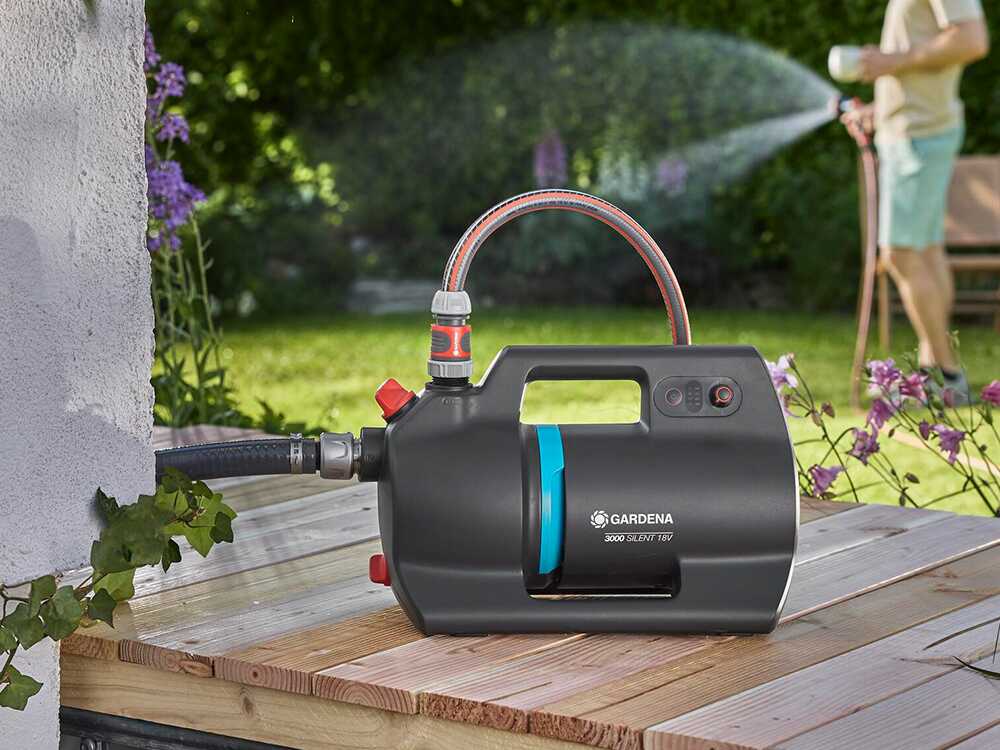 Pompa Autoadescante a Batteria Gardena 3000 Silent 18V P4A con Batteria 4Ah e Caricabatterie Inclusi